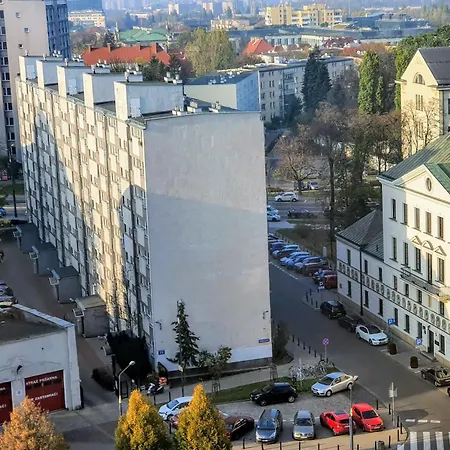 Nike - Old Town And Nike Monument View *